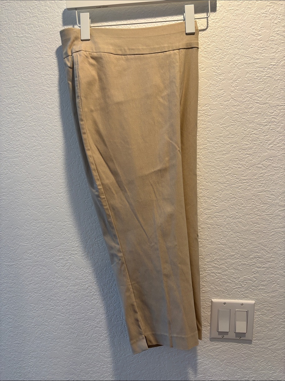 Chico's So Slimming Cropped Pull-On Pants in Tan Khaki